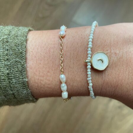 pulsera perlas con colgante